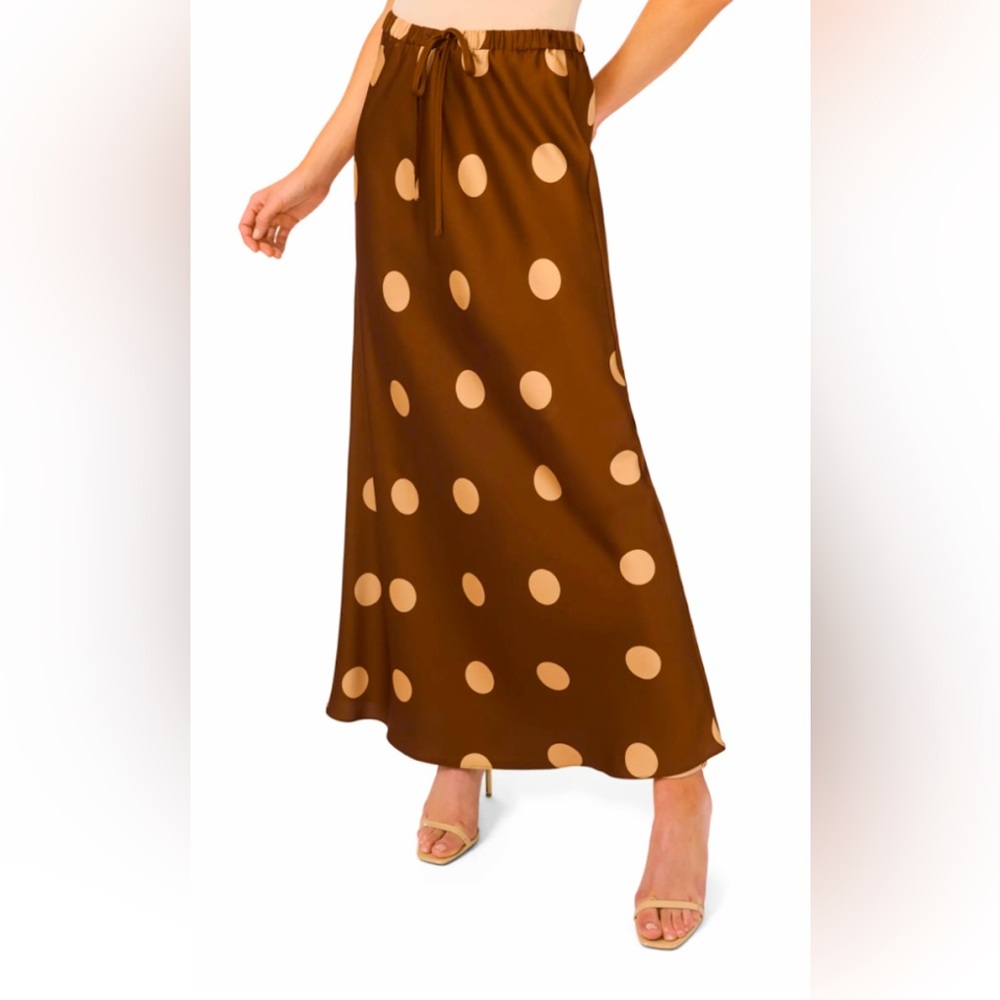 NWT brown and beige polka dot satin skirt. Size small